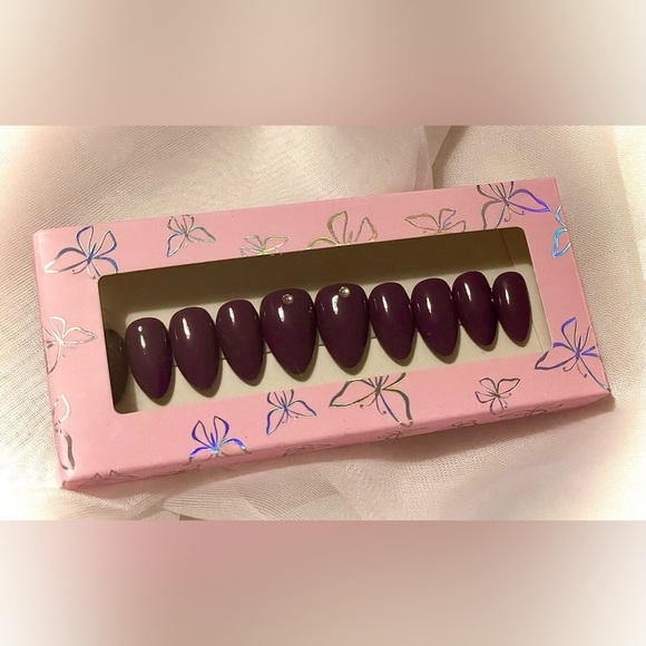 Deep Purple Almond Nail Tips | Hand painted nails | Custom press on nails - Picture 3 of 4